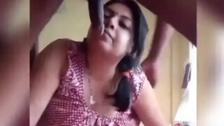 Bengali aunty bete ka lund chus rahi hai