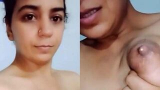 Horny Indian bhabhi ki juicy boobs ki video