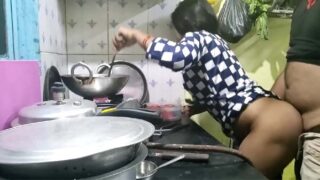 Kitchen me jhuka kar maid ki chudai video