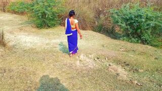 Village bhabhi nude video Khet mein