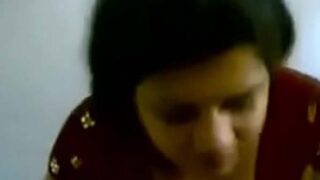 Desi girl ki blowjob video lund chusne ki