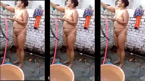 Village bhabhi nude bath video