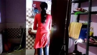 Cute Delhi girl chudai video HD mein