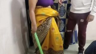 Sexy Kamwali sex video HD mein