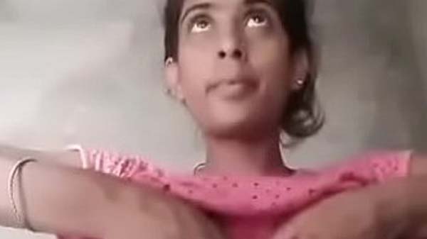 Desi girl Neha ki hot nude selfie video