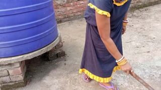 Village kamwali ki chut chudai ki video