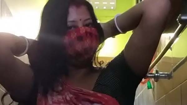 Hot Bengali bhabhi nude video HD