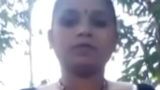 Desi village wife ki boobs aur pussy ki selfie