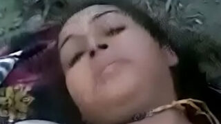 Dehati ladki ki sexy outdoor chudai ki clips