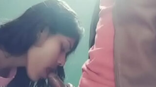 Desi girl ne boyfriend ko blowjob diya