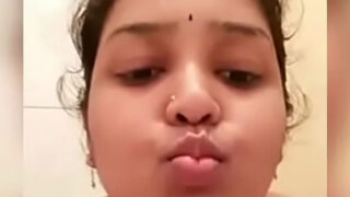 Bengali bhabhi ki boobs aur chut ki selfie