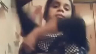 Cute desi girl ki fingering wali selfie video