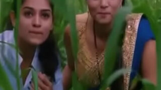 Sexy village girl khet mein sex karti hui