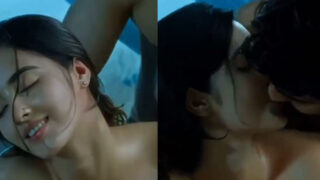 Sexy actress Simrat Kaur MMS video