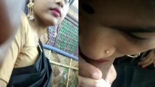 Indian outdoor blowjob deti hui desi girl