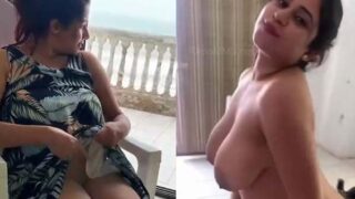 Hot bhabhi ki nangi video kamuk pose dete hue