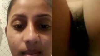 Cute Indian girl video sex karti hui maje mein