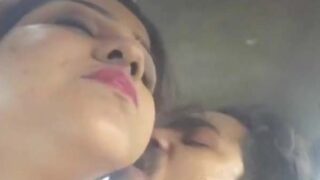 Car mein blowjob dekar Muslim girl chud gayi