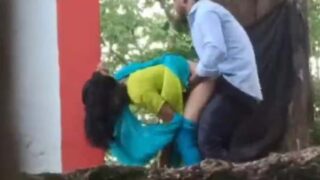 Outdoor mein desi girlfriend ki chudai ki mms